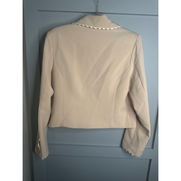 VICI Beige Women's Scalloped Trim Cropped Blazer Jacket Gold Buttons Medium - Picture 9 of 9